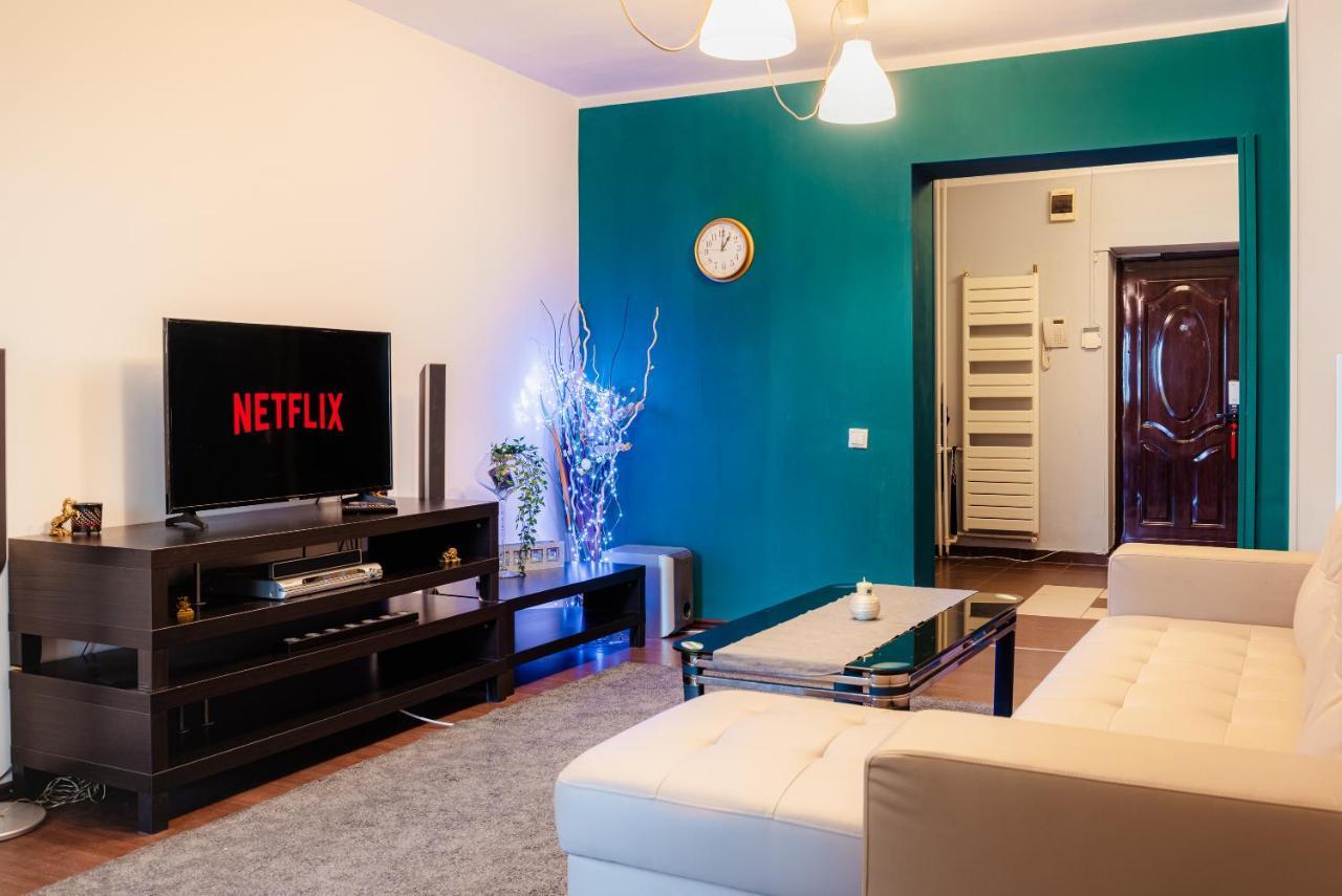 Comfy Apartment With Private Parking And Netflix Bucareste Exterior foto