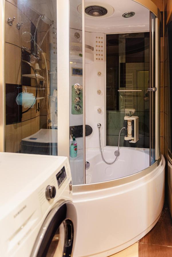 Comfy Apartment With Private Parking And Netflix Bucareste Exterior foto