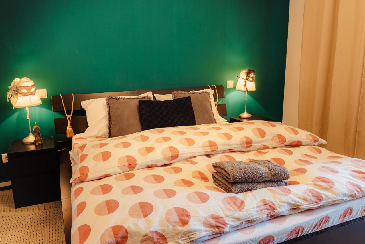 Comfy Apartment With Private Parking And Netflix Bucareste Exterior foto