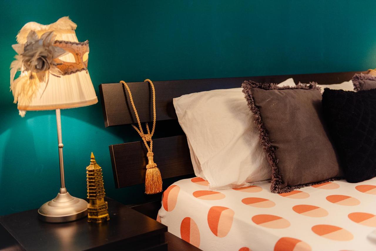 Comfy Apartment With Private Parking And Netflix Bucareste Exterior foto